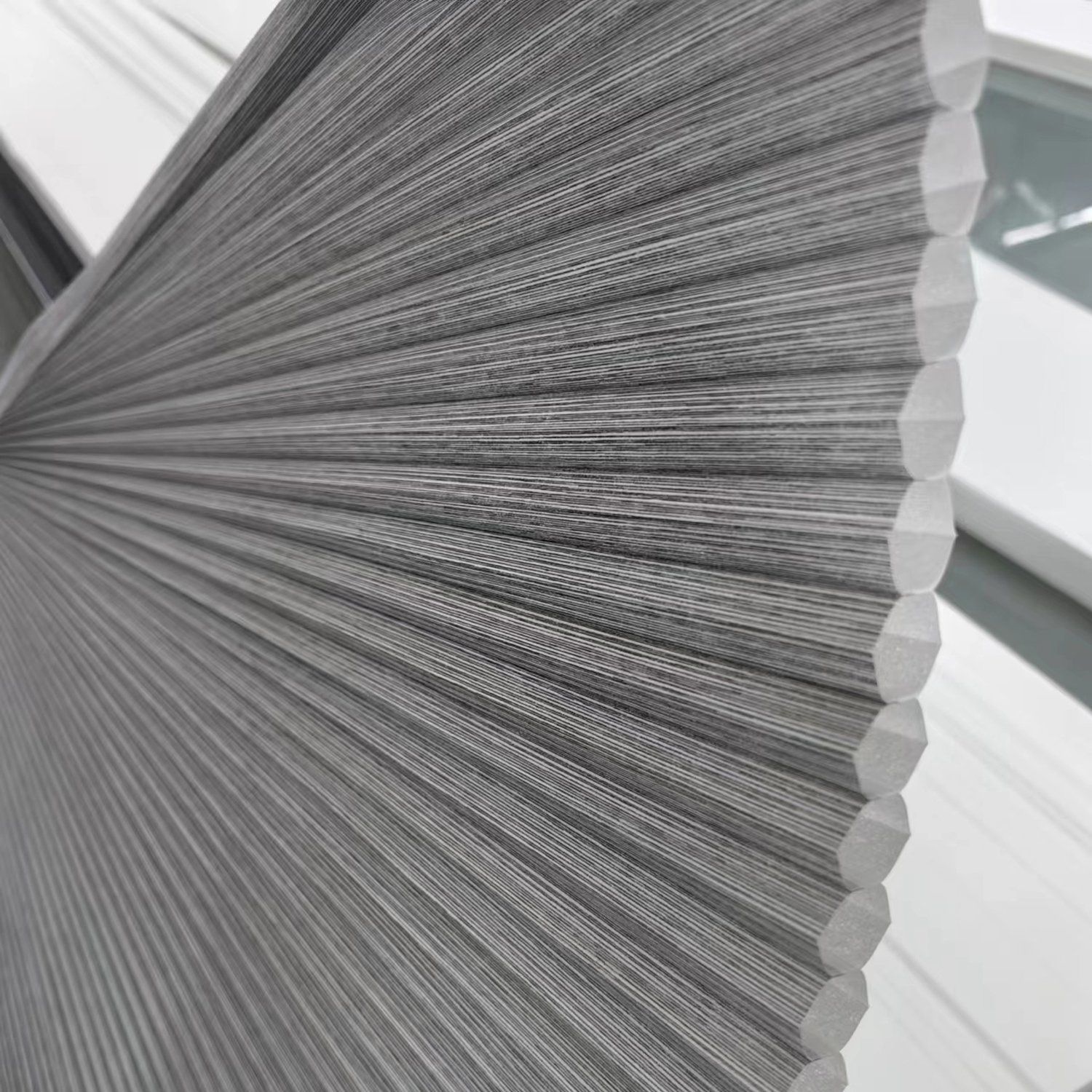 Modern-Honeycomb-Blind-Fabric-for-Contemporary-and-Minimalist-Home-Styles